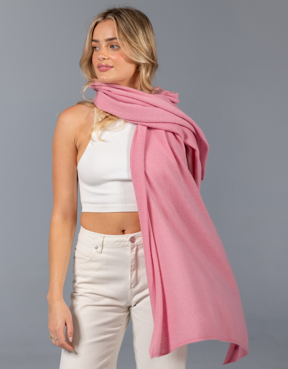 The Soft Cashmere Scarf In Lola – Feine Cashmere